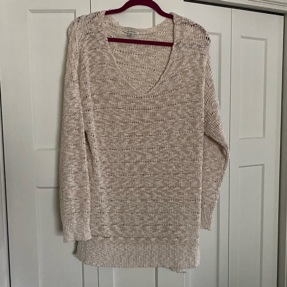 Beautiful cream textured AE sweater, worn once